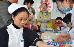 白衣天使無(wú)償獻(xiàn)血迎新春