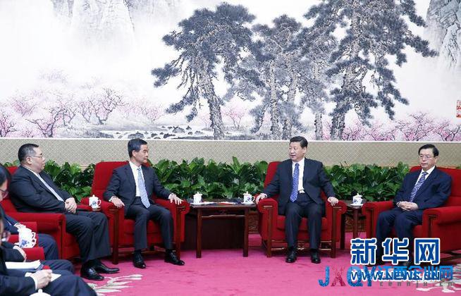 （XHDW）（1）習近平會見梁振英、崔世安 