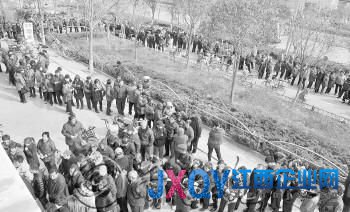 山東多地傳聞天然氣將漲價(jià)民眾排隊(duì)搶氣