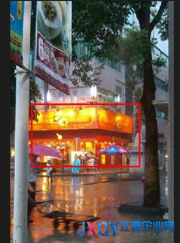 媒體曝深圳“90后”女孩當街給乞丐喂飯系炒作(圖)