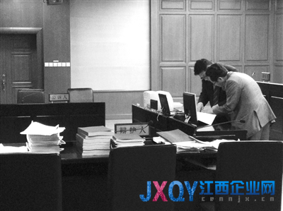 媒體稱丁書苗涉嫌非法經(jīng)營罪近日將在北京受審