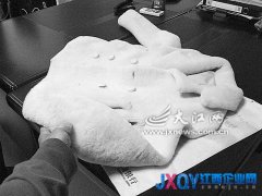 千元羊羔絨大衣干洗成&ldquo;童裝&rdquo;？[圖]