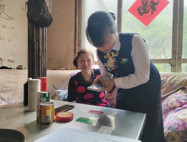 翻山越嶺的承諾 中國人壽用腳步丈量服務(wù)溫度